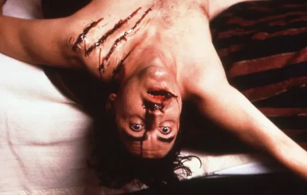 La Mutante : Photo Alfred Molina