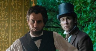 Manhunt : L'assassin de Lincoln est traqué dans les premières images de la série policière Manhunt