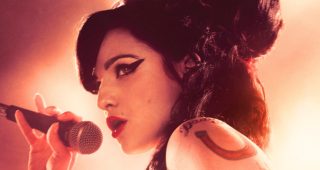 Back to Black : une bande-annonce jazzy pour le biopic sur la star Amy Winehouse