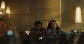 Mr. & Mrs. Smith : photo, Maya Erskine, Donald Glover