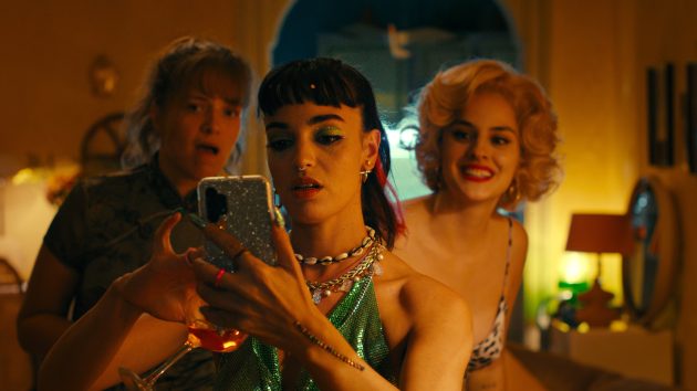 Les Femmes au balcon : photo, Noémie Merlant, Souheila Yacoub, Sanda Codreanu