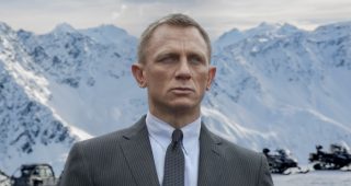 James Bond : Sam Mendes tacle (un peu) les méthodes du studio, douze ans après Skyfall