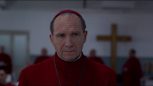 Ralph Fiennes dans Conclave