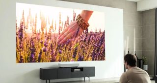 Les 6 vidéoprojecteurs à ultra courte focale incontournables pour du grand spectacle dans votre salon