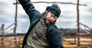 Une bande-annonce ultra violente pour la prochaine série western de Netflix, À l'aube de l'Amérique
