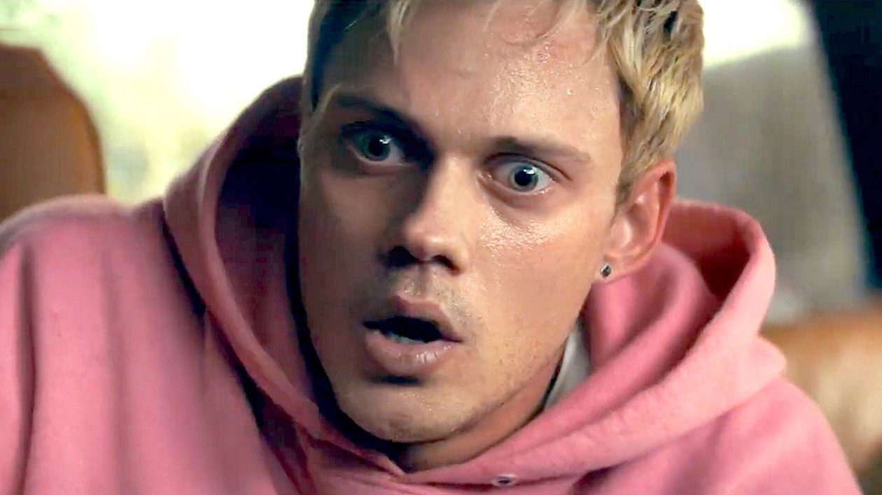 Anthony Hopkins torture Bill Skarsgård dans la bande-annonce de Locked, produit par Sam Raimi