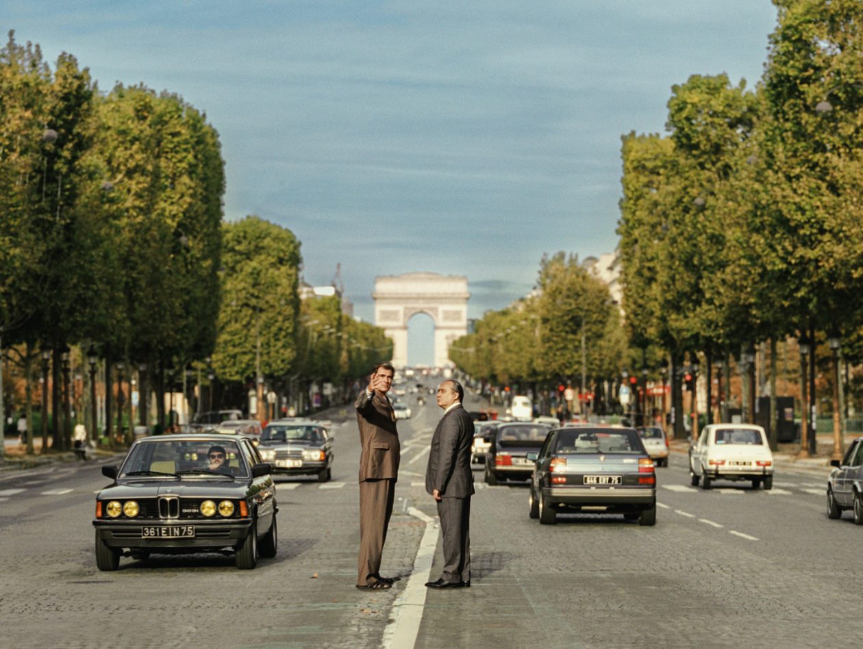 Claes Bang et Michel Fau dans L'inconnu de la Grande Arche
