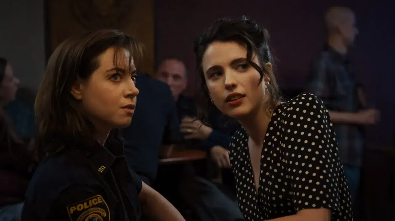 Aubrey Plaza et Margaret Qualley dans Honey Don't!
