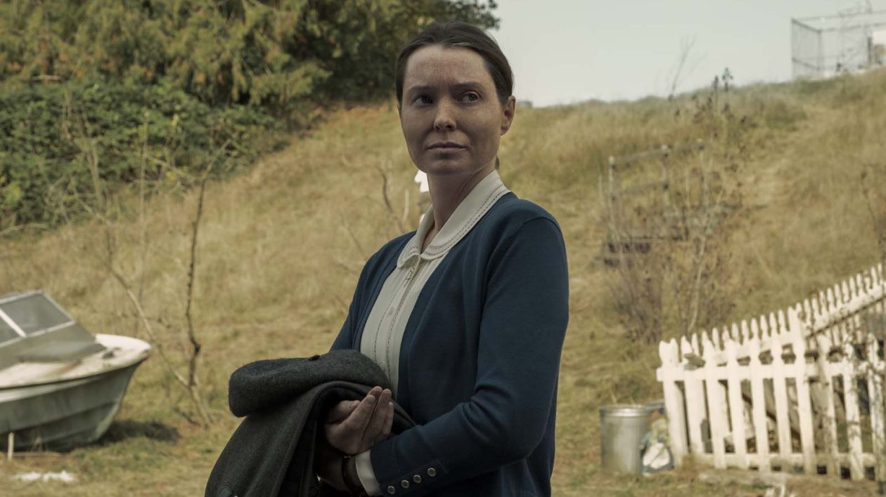 Samantha Sloyan midnight mass