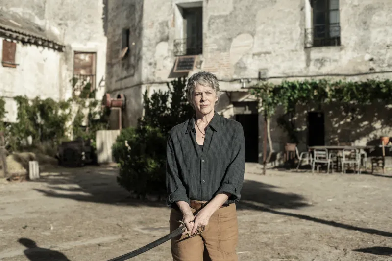 Melissa McBride dans la saison 3 de The Walking Dead : Daryl Dixon