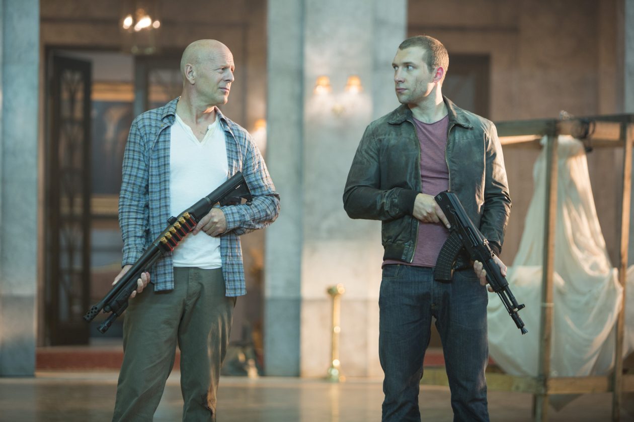 bruce willis Die Hard : Belle journée pour mourir jai courtney