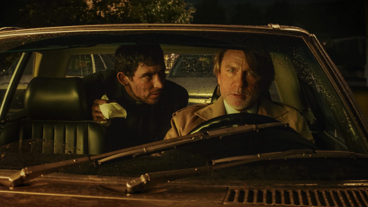 Josh O'Connor et Daniel Craig dans Wake Up Dead Man / À couteaux tirés 3
