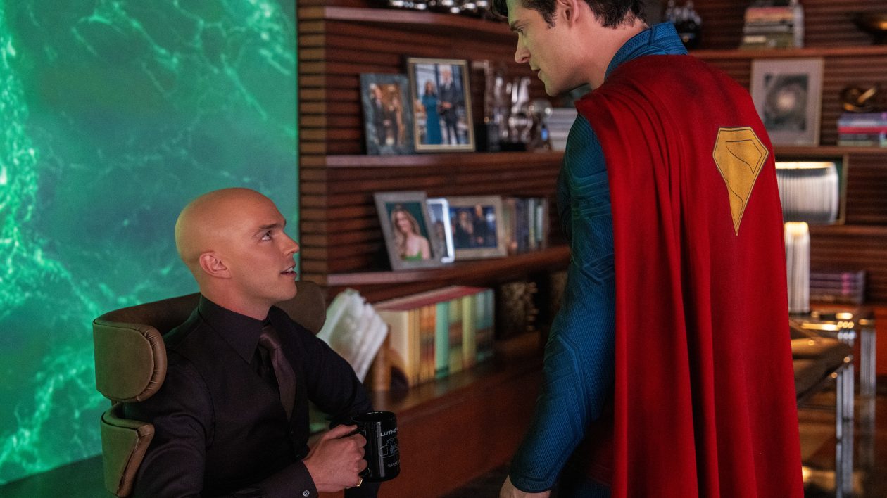 Nicholas Hoult et David Corenswet dans Superman