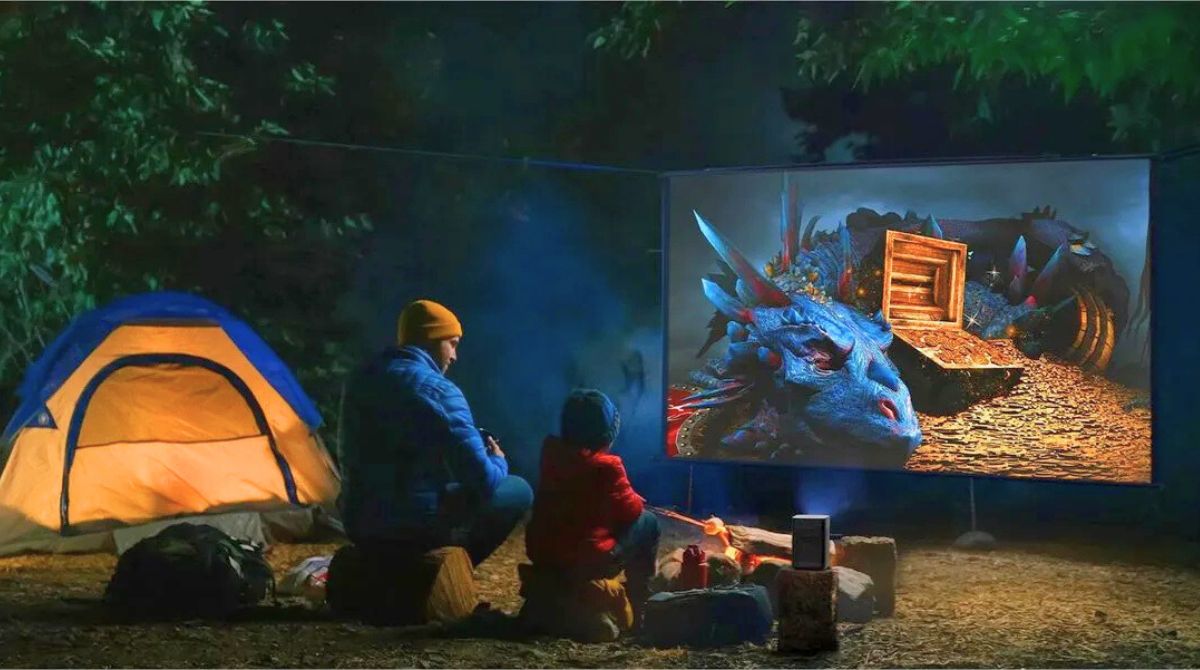 séance de cinéma en extérieur avec le vidéoprojecteur XGIMI Halo+