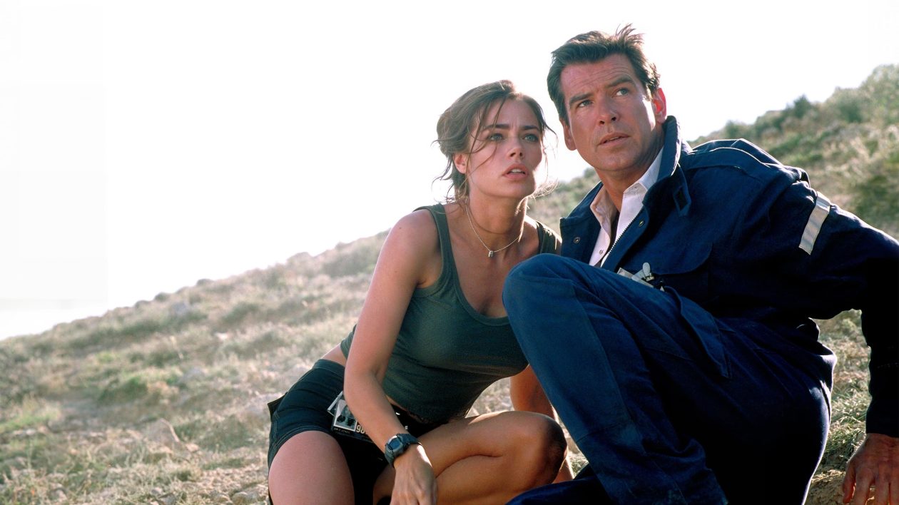 le monde ne suffit pas pierce brosnan denise richards