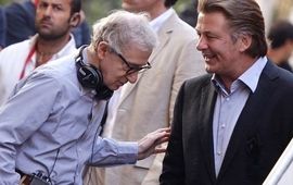 Woody Allen : son acteur Alec Baldwin tente de calmer le jeu et de le défendre