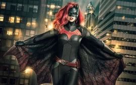 Batwoman saison 2 : premier aperçu de la Batmobile qui débarque dans la série DC