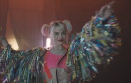 Birds of Prey dévoile un nouveau costume de Margot Robbie en hommage à Alain Chabat