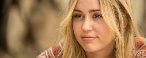 Crisis in Six Scenes : la première série de Woody Allen dévoile ses premières photos avec Miley Cyrus
