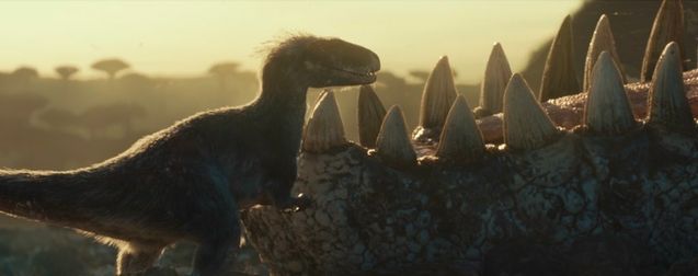 Jurassic World 3 : un dinosaure inédit et dangereux veut croquer Chris Pratt sur une nouvelle image