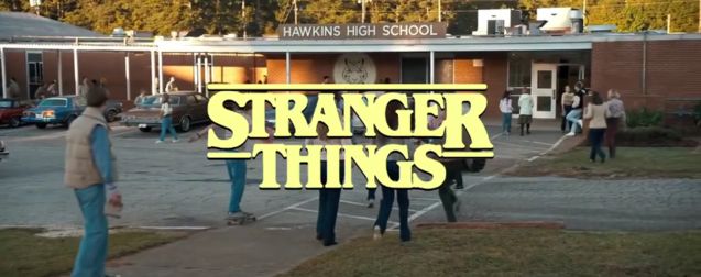 Et si Stranger Things avait été une sitcom des années 80 ?
