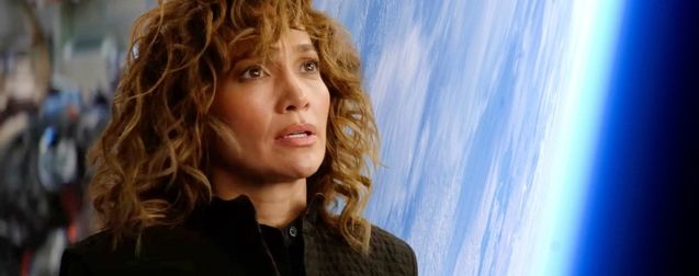 Netflix : Jennifer Lopez s'associe à un gros robot dans la bande-annonce du thriller SF Atlas
