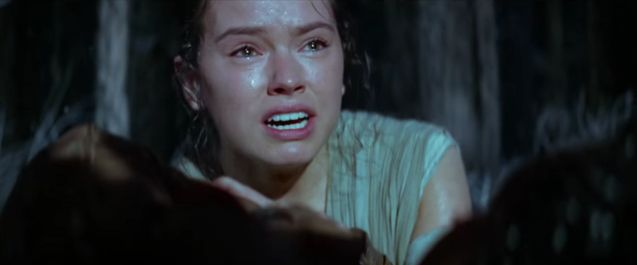 Star Wars : Le Réveil de la Force : Rey pleure