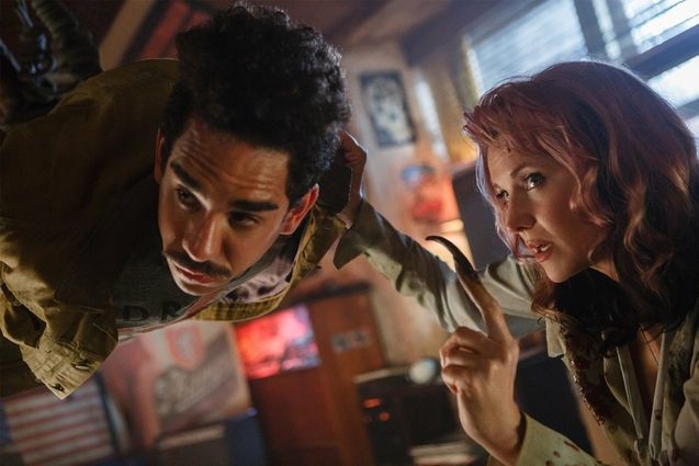 Photo Lucy Lawless, Ray Santiago