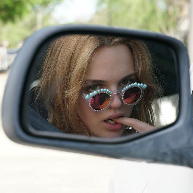 photo, Odessa Young