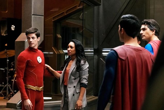 photo, The Flash, Batwoman, Supergirl, DC's Legends of Tomorrow