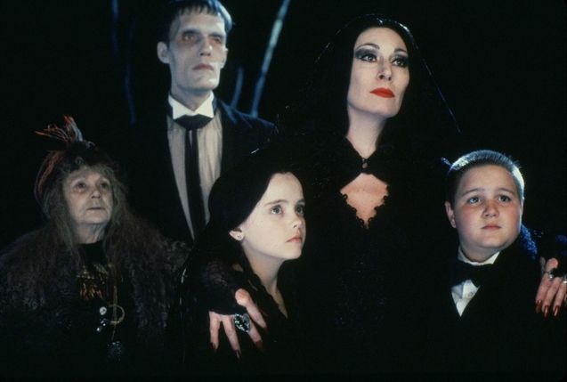 La Famille Addams : photo Christina Ricci, Anjelica Huston, Jimmy Workman, Carel Struycken, Judith Malina