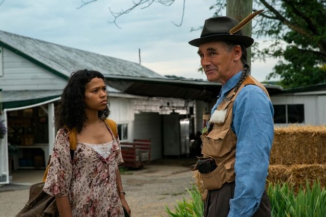 Bones and All : photo, Taylor Russell, Mark Rylance