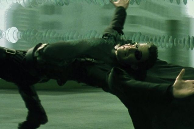 Matrix : Néo esquive les balles