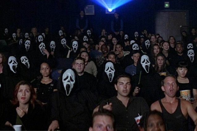 High-tech base de données : scène du cinéma dans Scream 2